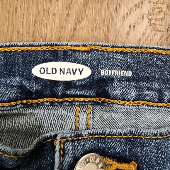 Old Navy Boyfriend Straight Jeans Medium Wash Denim Raw Hem Mid-Rise size 8 - Picture 3 of 6